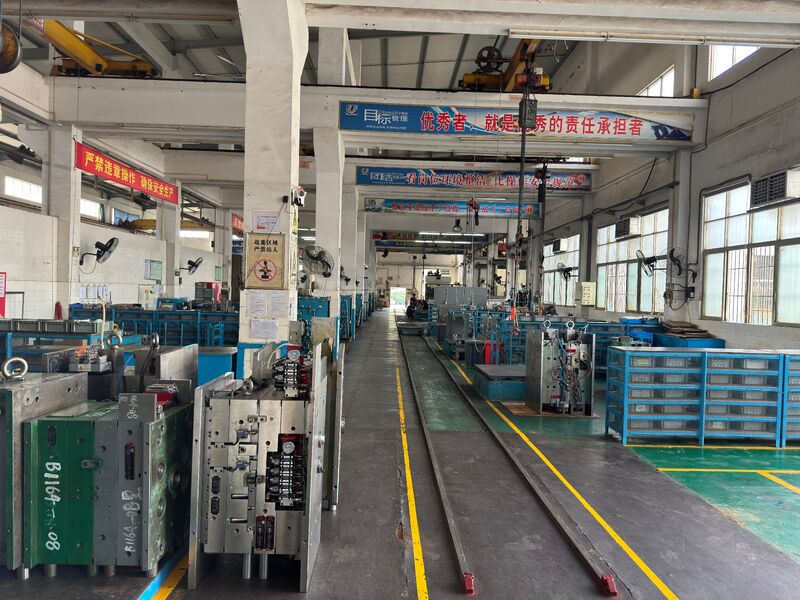 Guangzhou Starlink Mold Co.,Ltd. Hersteller-Produktionslinie