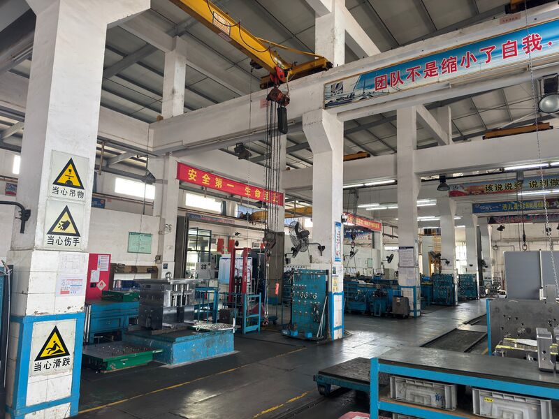 Guangzhou Starlink Mold Co.,Ltd. Hersteller-Produktionslinie