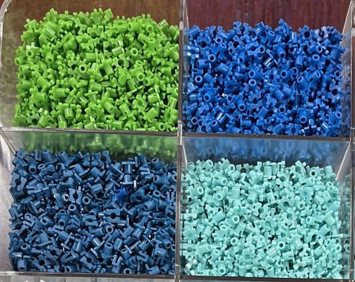 kaufen Hochmechanische Kunststoffspritzgießform für elektrische Steckverbinder mit Nylon 6 PA66 Spritzgießstoff online manufacture